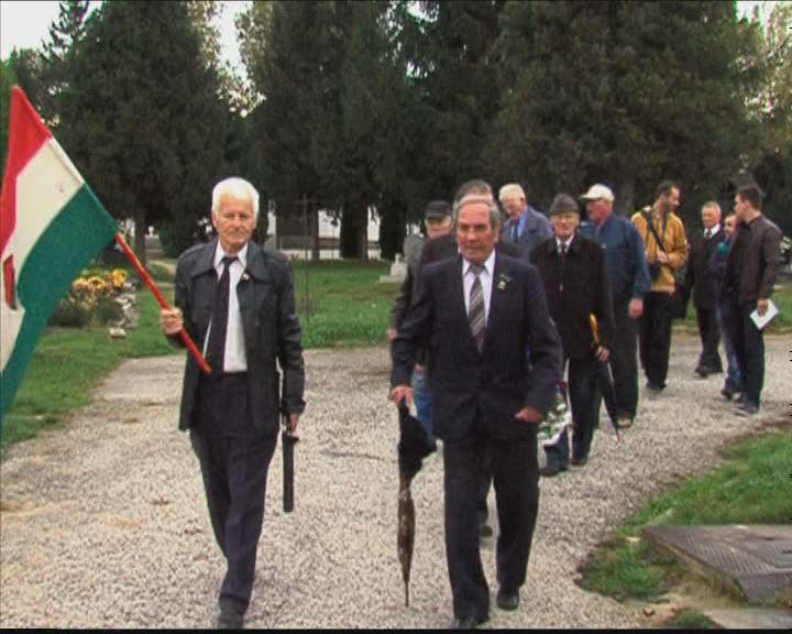 Megemlékezés a vámosi temetőben Megemlékezés a vámosi temetőben