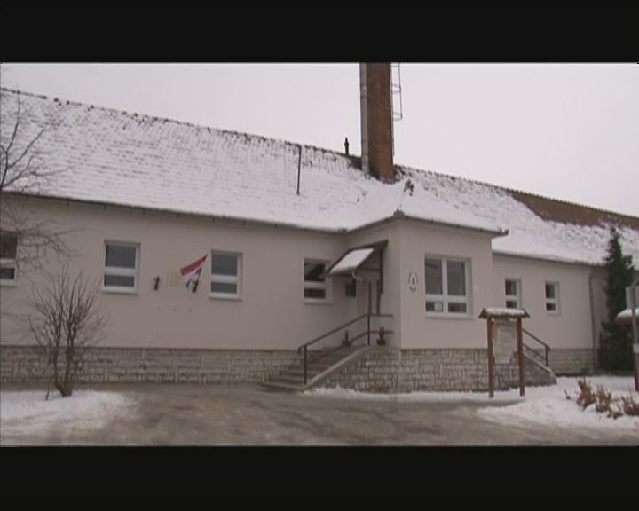 Megújult a nemesvámosi iskola Megújult a nemesvámosi iskola