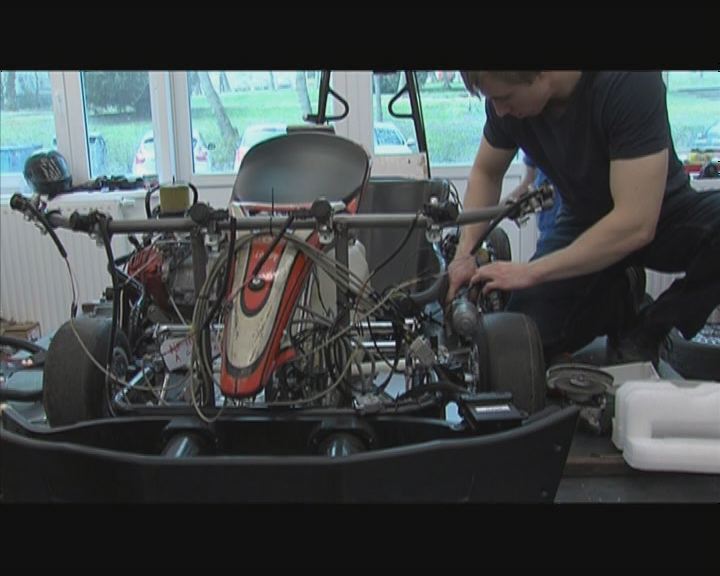 Automata gokart épül Automata gokart épül