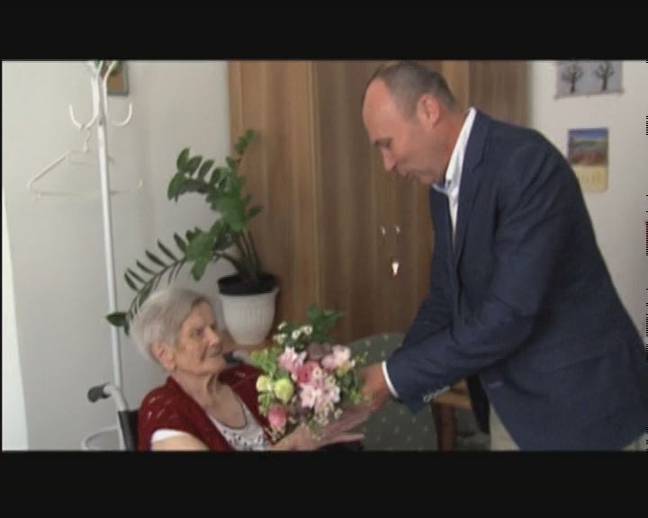 104 éves néni köszöntése