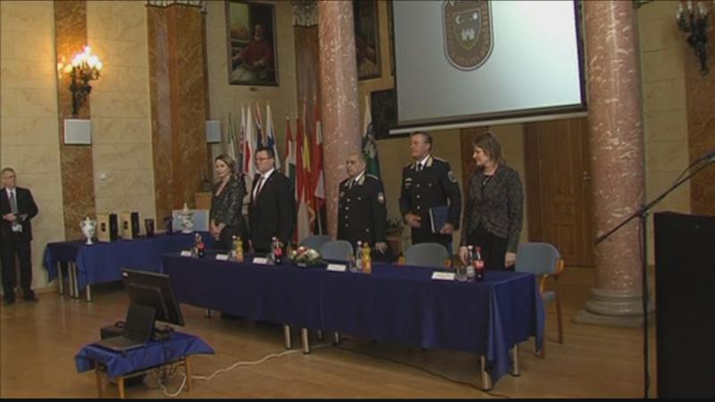 Rendőrségi évértékelő Rendőrségi évértékelő