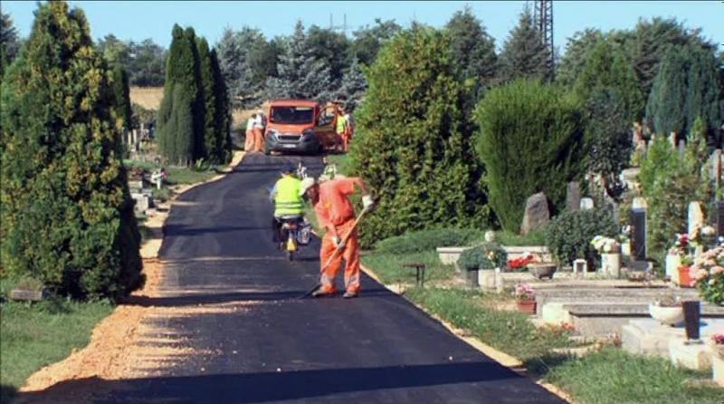 Munkálatok a temetőkben Munkálatok a temetőkben
