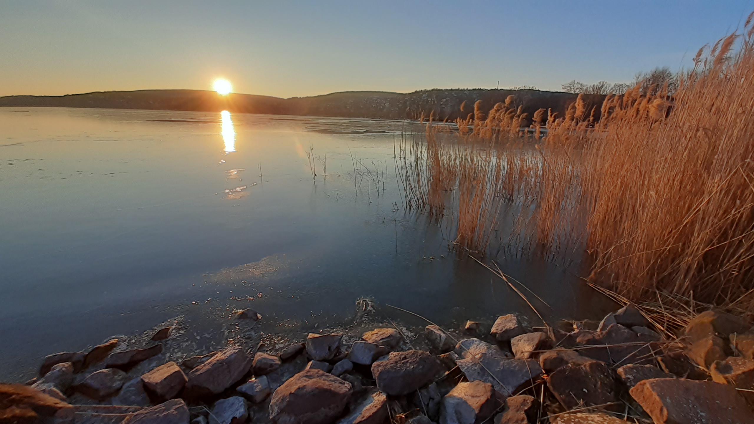 Befagyott a Balaton balaton